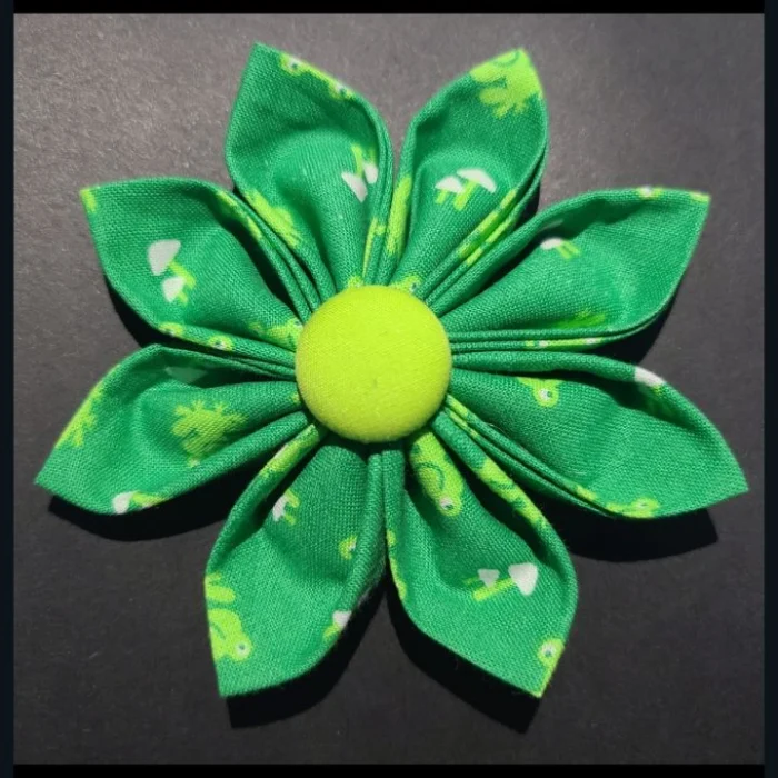 Frog Howling Flower – Frogs – Howling Mad Creations